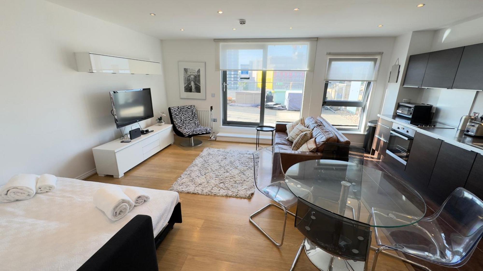 2-bed Sleeps 7 5 Mins To Camden Market Apartment London